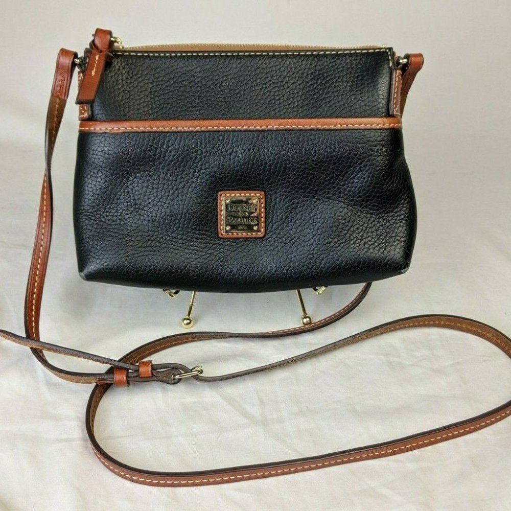Vintage 1975 Dooney & Bourke Crossbody Purse